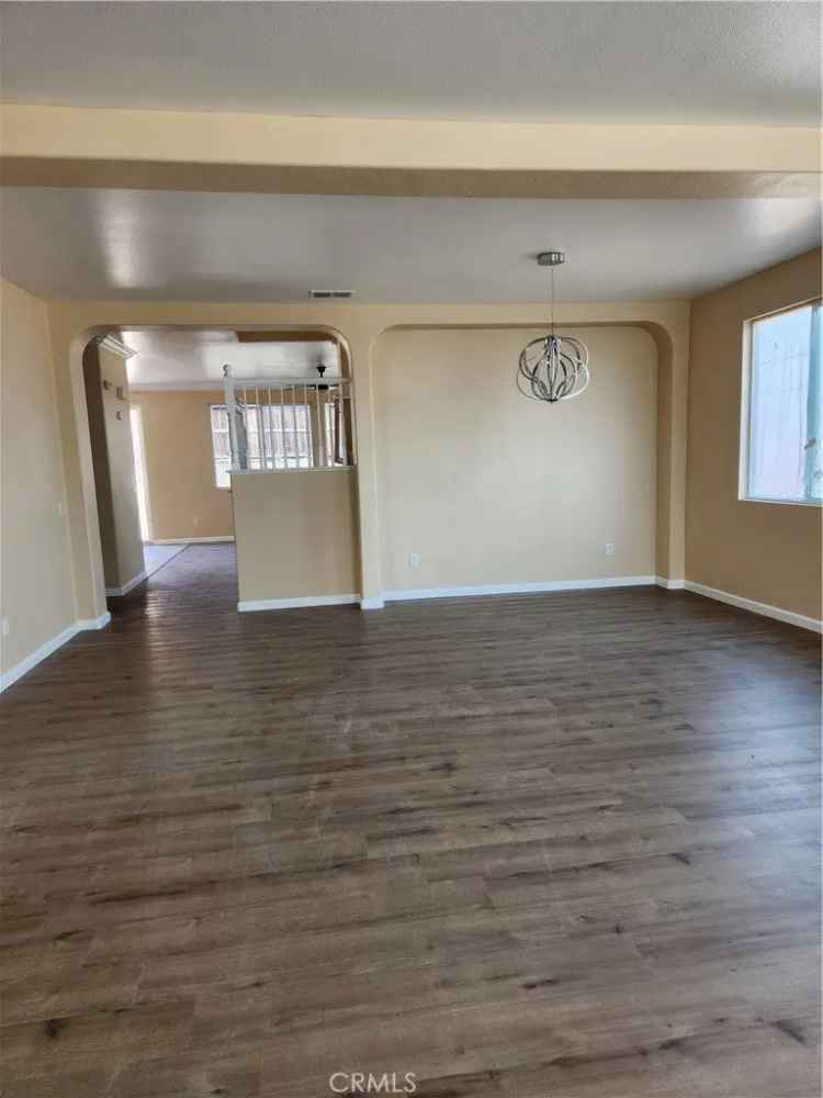 Single-family house For Sale in 15640, Bow String Street, Victorville, California