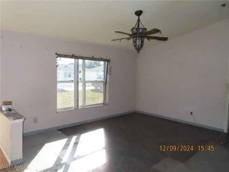 Single-family house For Sale in 3206, 12th Street West, Lehigh Acres, Florida