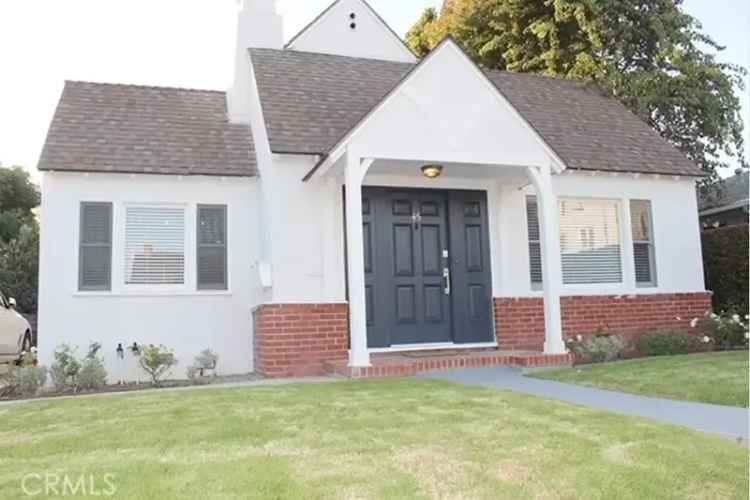 Multi-family house For Sale in 45, San Clemente Street, San Buenaventura (Ventura), California