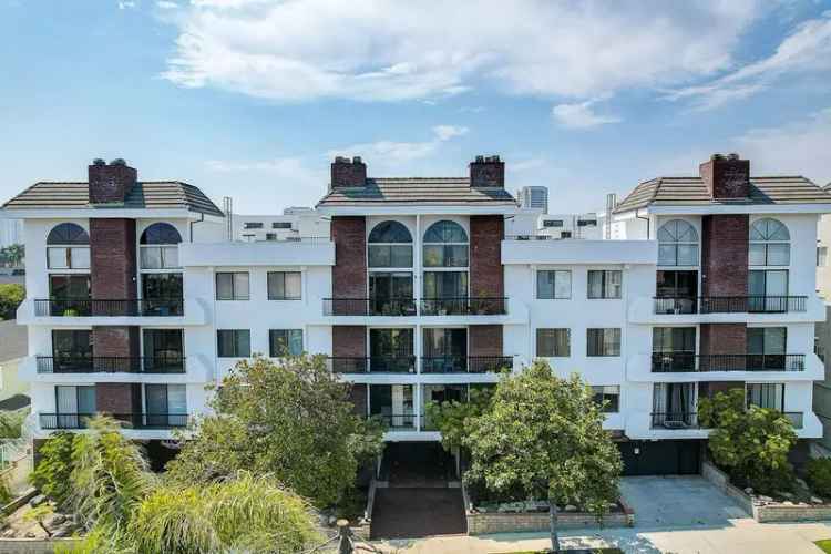 Condo For Sale in 10475, Eastborne Avenue, Los Angeles, California