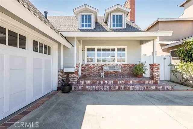 Single-family house For Sale in 400, Coastline Drive, Seal Beach, California