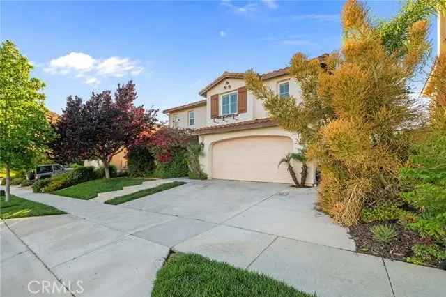 Single-family house For Sale in Lake Elsinore, California