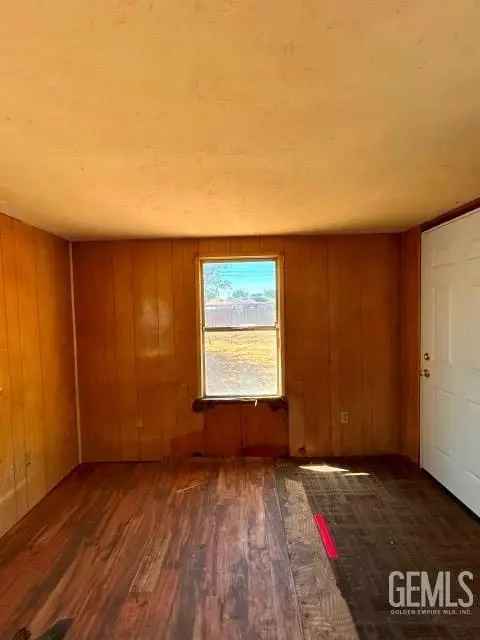 Single-family house For Sale in Bakersfield, California