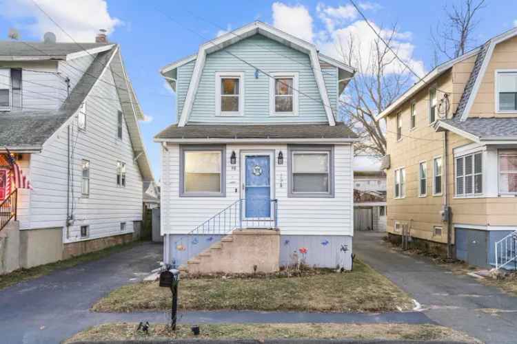 Single-family house For Sale in 98, Henry Street, East Haven, Connecticut