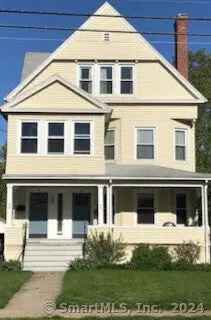 Multi-family house For Sale in 42, Maplewood Avenue, West Hartford, Connecticut