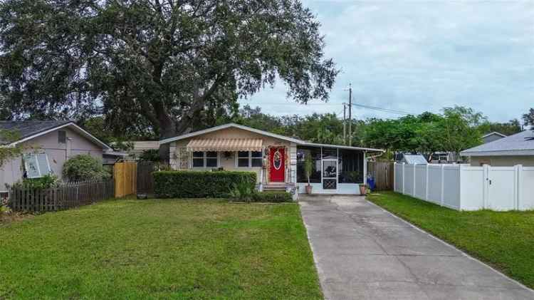 Single-family house For Sale in 621, Northwest Boulevard North, Saint Petersburg, Florida