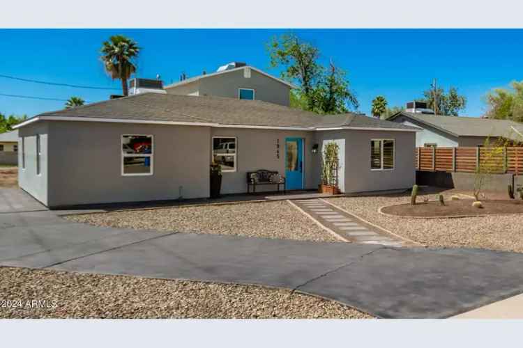 Single-family house For Sale in 1945, East Clarendon Avenue, Phoenix, Arizona