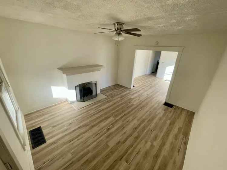 Downtown Indianapolis Duplex - Updated Amenities and Prime Location