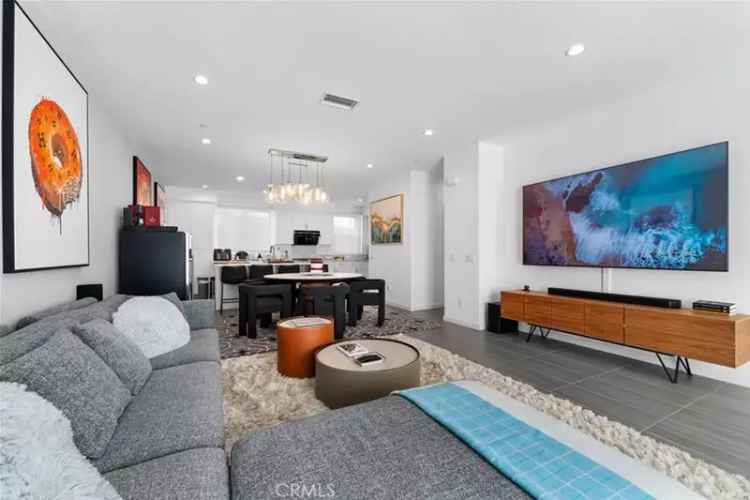 Condo For Sale in Irvine, California