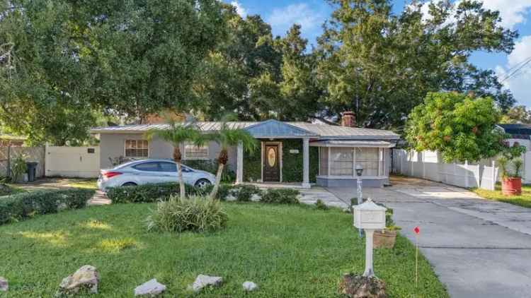 Single-family house For Sale in Tampa, Florida