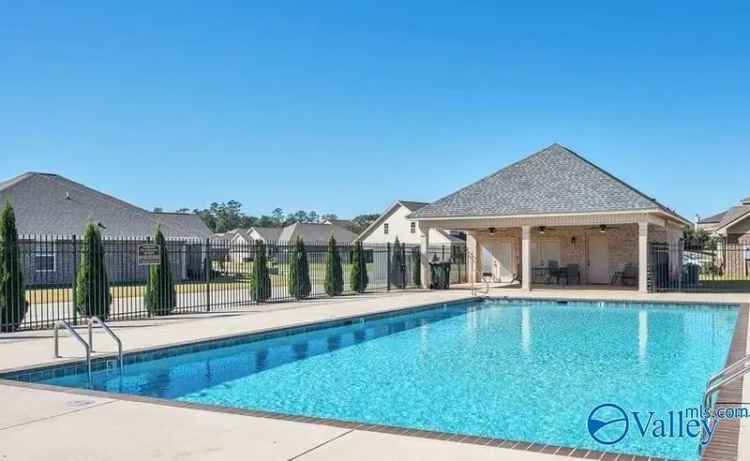 Single-family house For Sale in Triana, Alabama