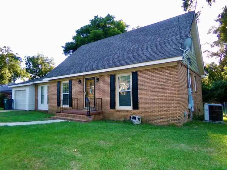 Single-family house For Sale in Eufaula, Alabama