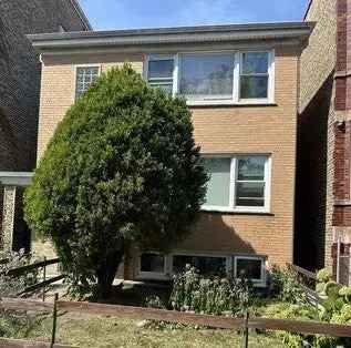 Multi-family house For Sale in 3072, North Davlin Court, Chicago, Illinois