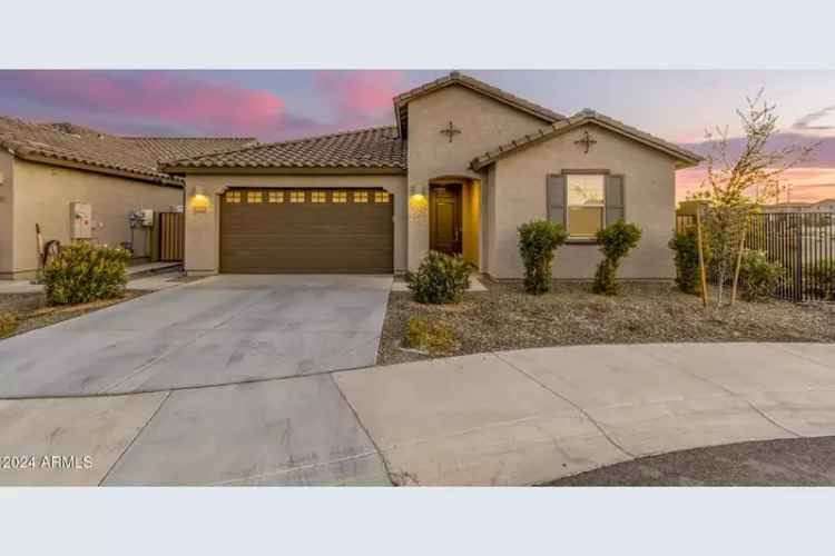 Single-family house For Sale in 17057, West Echo Lane, Waddell, Arizona