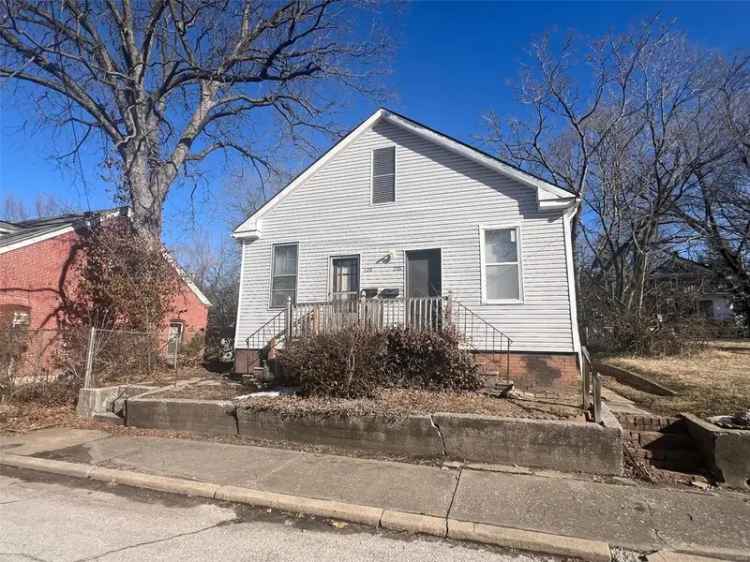 Multi-family house For Sale in 226, North 11th Street, Belleville, Illinois