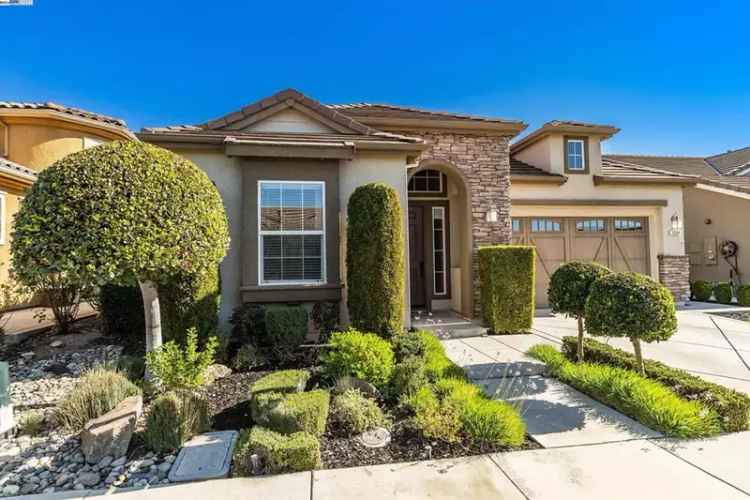 Single-family house For Sale in 1534, Chatham Place, Pleasanton, California