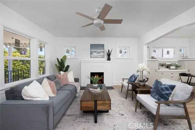 Single-family house For Sale in 1035, West 13th Street, Los Angeles, California