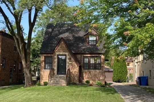 Single-family house For Sale in 10752, South Washtenaw Avenue, Chicago, Illinois