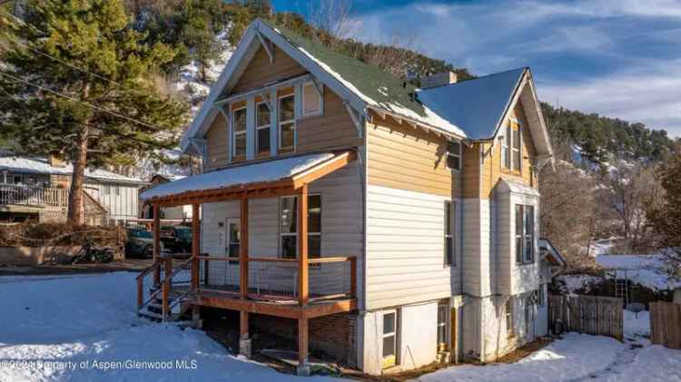 Single-family house For Sale in 908, 8th Street, Glenwood Springs, Colorado