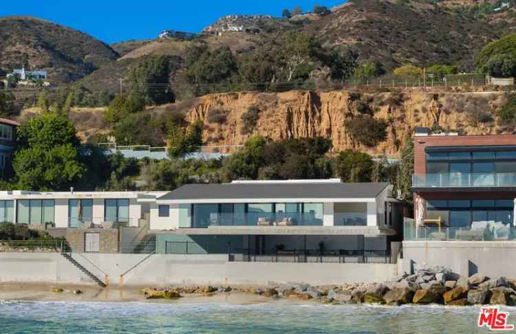 Single-family house For Sale in 31388, Broad Beach Road, Malibu, California