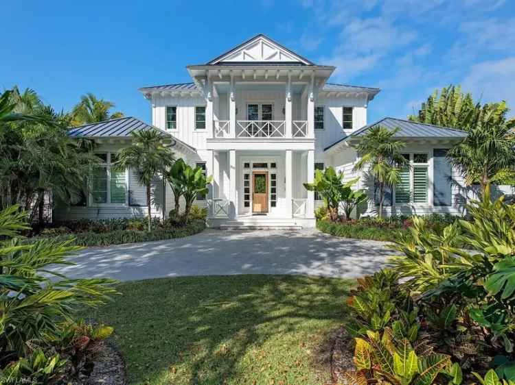 Single-family house For Sale in Naples, Florida