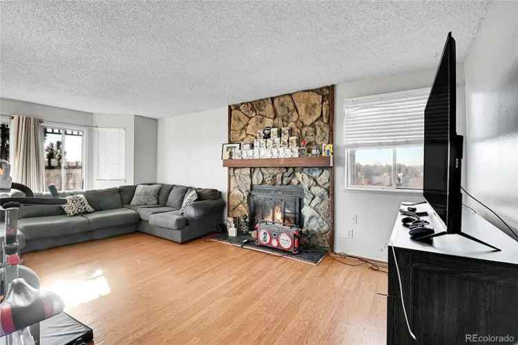 Condo For Sale in 17662, East Loyola Drive, Aurora, Colorado