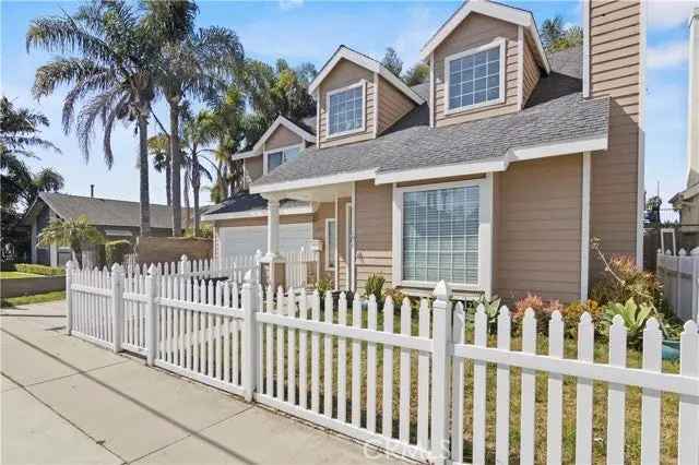 Single-family house For Sale in 1813, Huntington Street, Huntington Beach, California