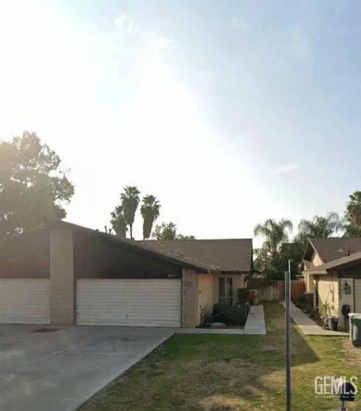 Multi-family house For Sale in Bakersfield, California