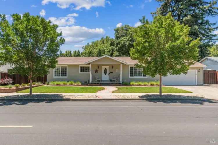 Single-family house For Sale in 2523, West Pueblo Avenue, Napa, California