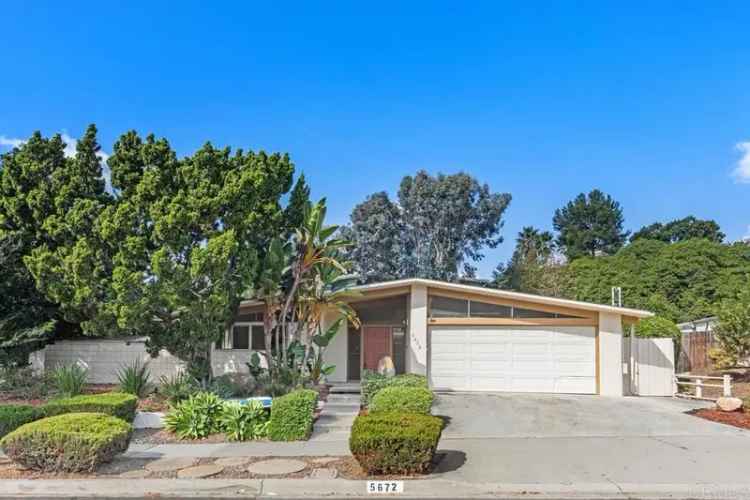 Single-family house For Sale in 5672, Dartford Way, San Diego, California