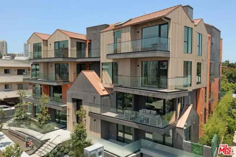 Condo For Sale in 1618, Hilts Avenue, Los Angeles, California