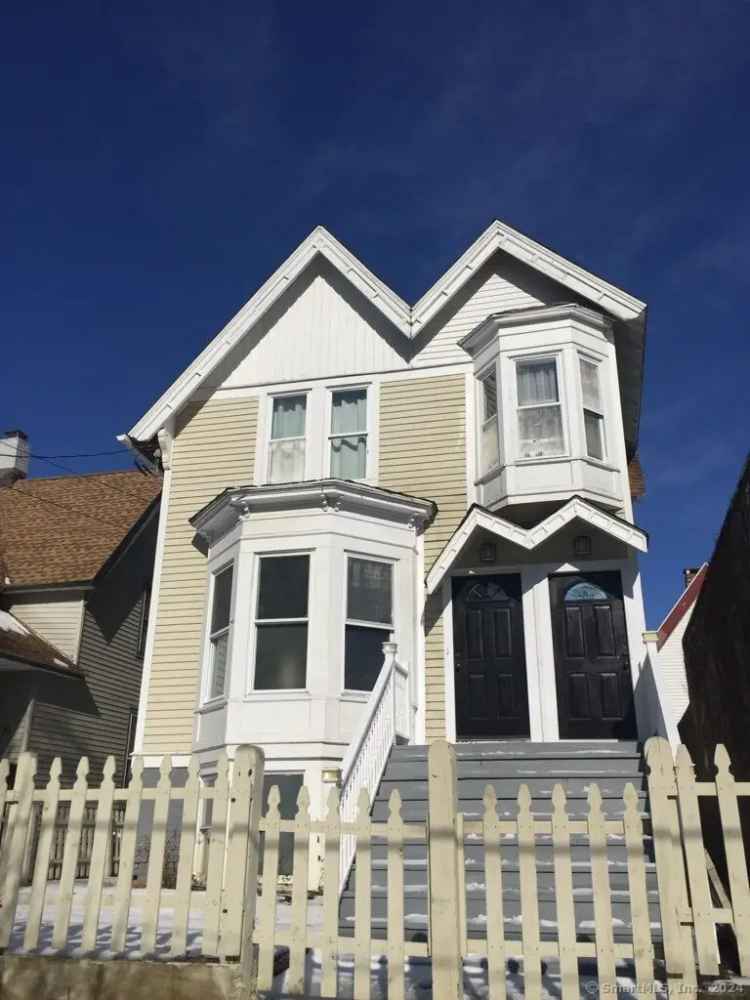 Multi-family house For Sale in Bridgeport, Connecticut