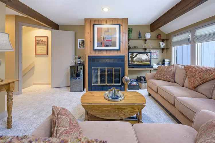 Condo For Sale in 121, Plum Cove Drive, Guilford Township, Illinois