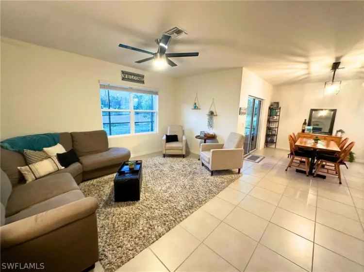 Single-family house For Sale in Cape Coral, Florida