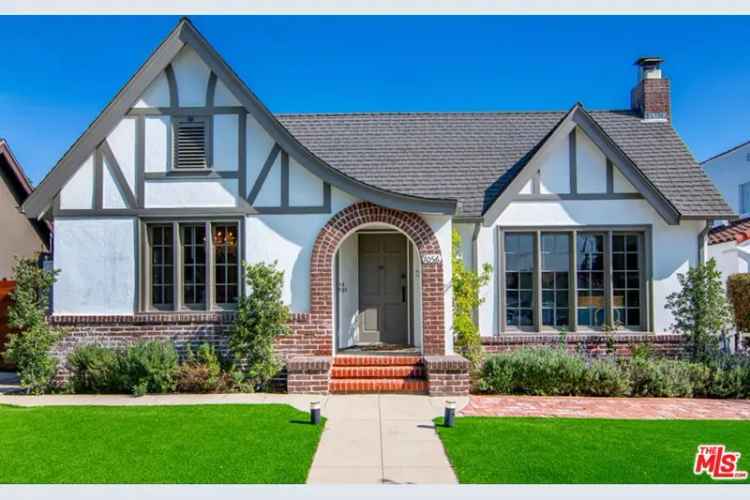 Single-family house For Sale in 1056, South Ridgeley Drive, Los Angeles, California