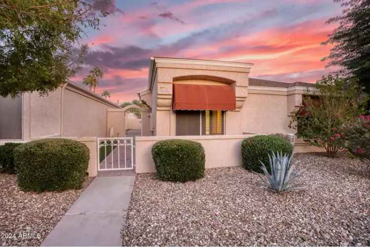 Single-family house For Sale in 13705, West Countryside Drive, Sun City West, Arizona