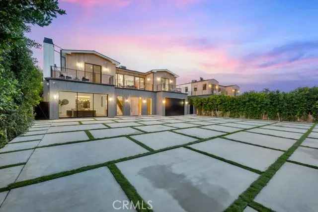 Single-family house For Sale in 11835, Kling Street, Los Angeles, California