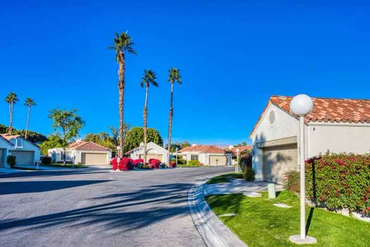 Single-family house For Sale in 43560, Calle Las Brisas West, Palm Desert, California