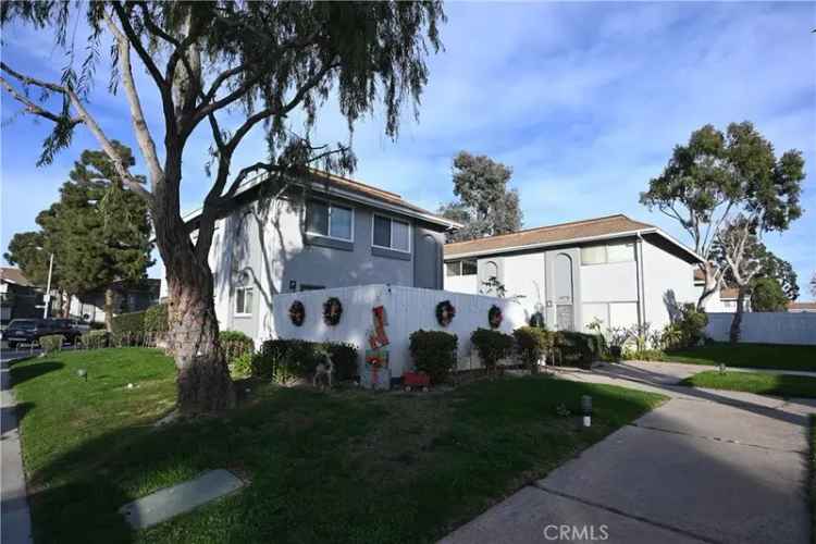 Condo For Sale in 19774, Bromley Lane, Huntington Beach, California