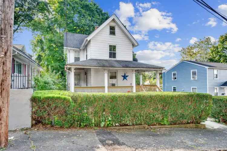 Single-family house For Sale in 242, Madison Street, Waterbury, Connecticut