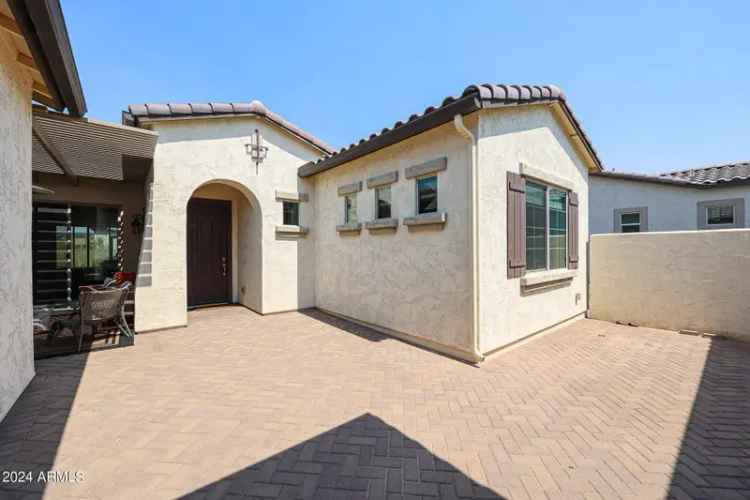 Single-family house For Sale in 17900, West Briarwood Drive, Goodyear, Arizona