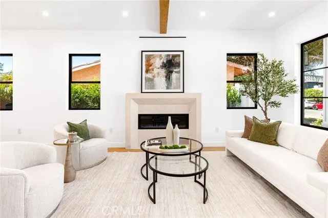 Single-family house For Sale in 4435, Katherine Avenue, Los Angeles, California