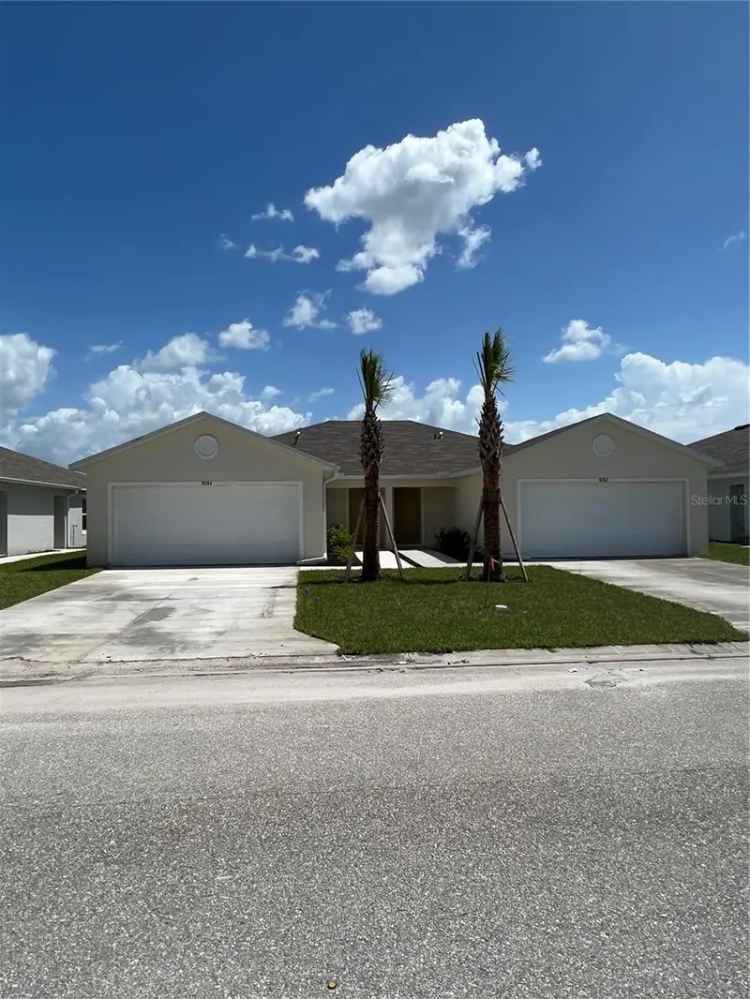 Single-family house For Sale in 9084, Aegean Circle, Lehigh Acres, Florida