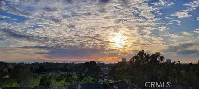 Condo For Sale in 15,17, Monaco, Newport Beach, California