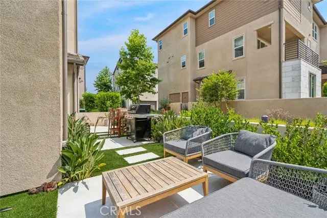 Condo For Sale in 107,109,111, Pattern, Irvine, California