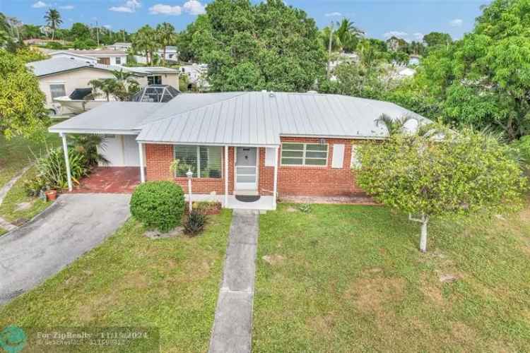 Single-family house For Sale in Palm Springs, Florida