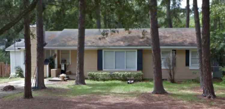 Single-family house For Sale in 1911, North Harding Street, Albany, Georgia