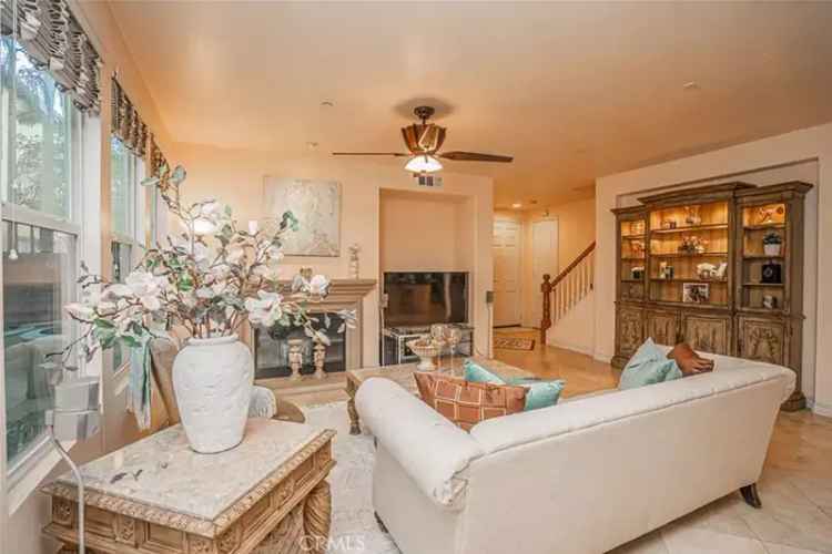 Single-family house For Sale in 7290, Mirage Drive, Huntington Beach, California