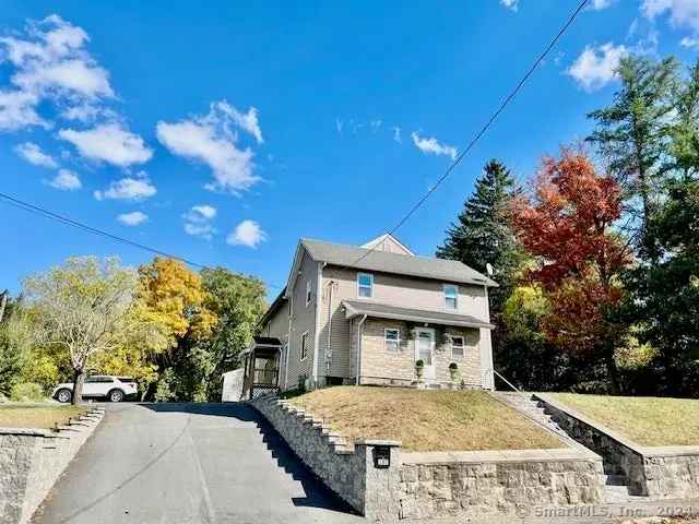 Single-family house For Sale in 187, Hillside Avenue, Torrington, Connecticut