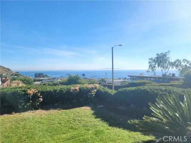 Single-family house For Sale in 20407, Seaboard Road, Malibu, California